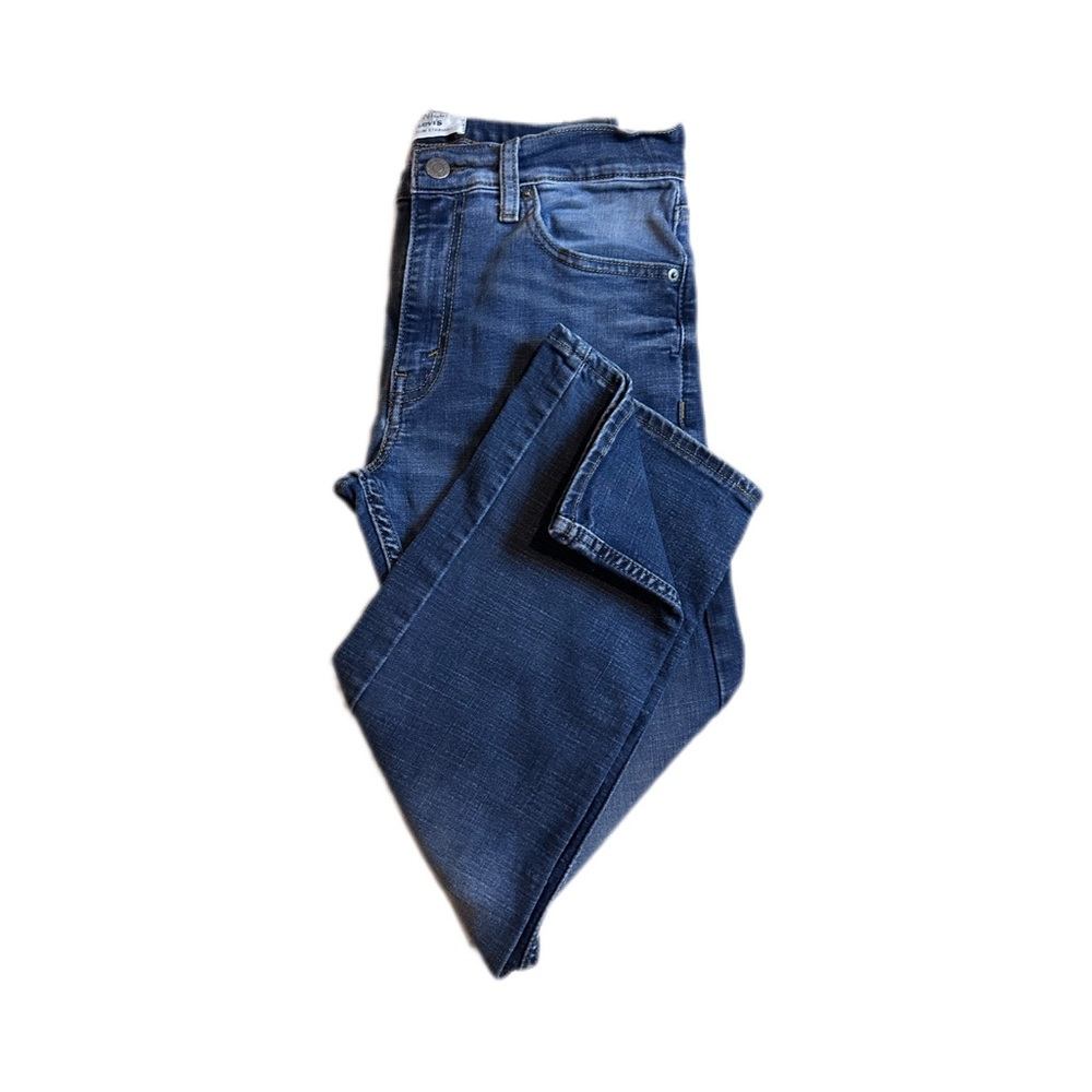 DENIZEN FROM LEVI’S 232 SLIM STRAIGHT JEANS
